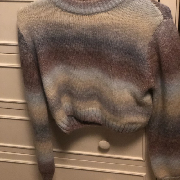 Belly button sweater from garage - Picture 2 of 3